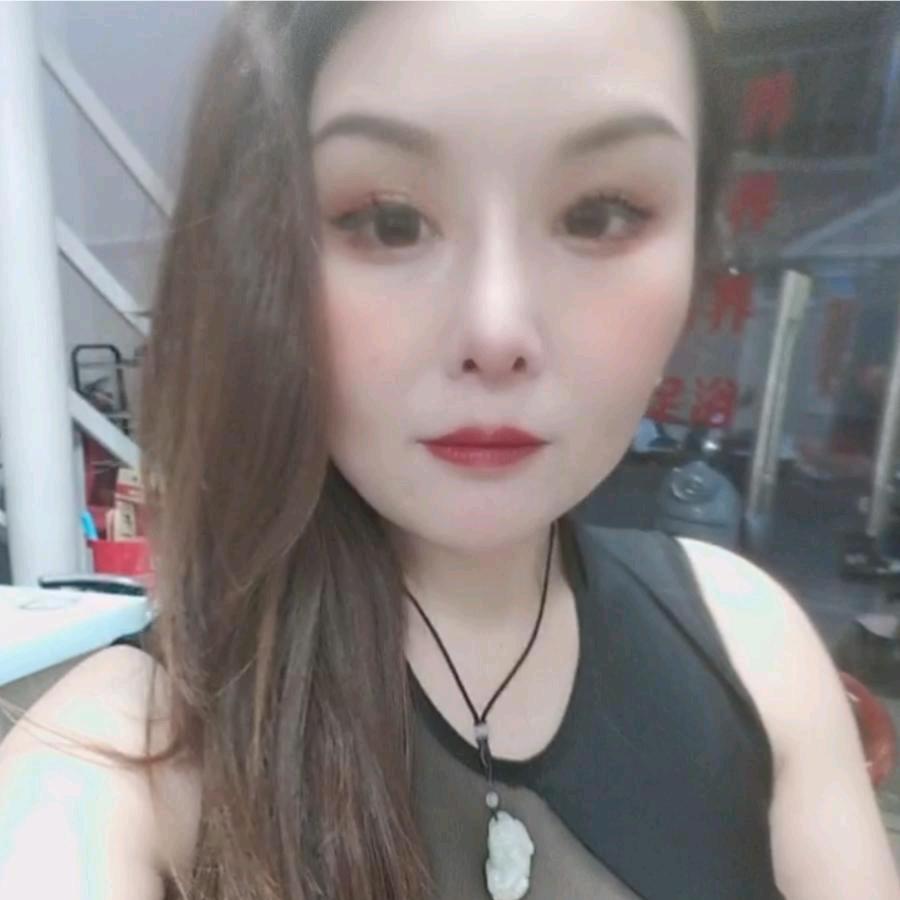 小酒窝。