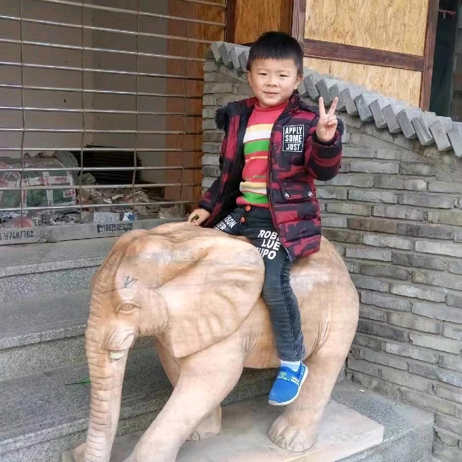 天上月亮真美丽