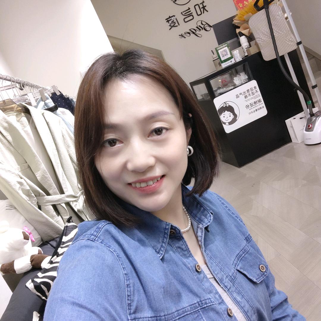 @卖女装的小姐姐巴中草坝街店