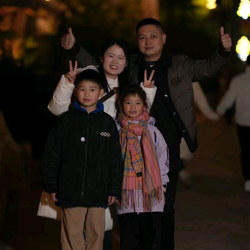 两个书包的父亲