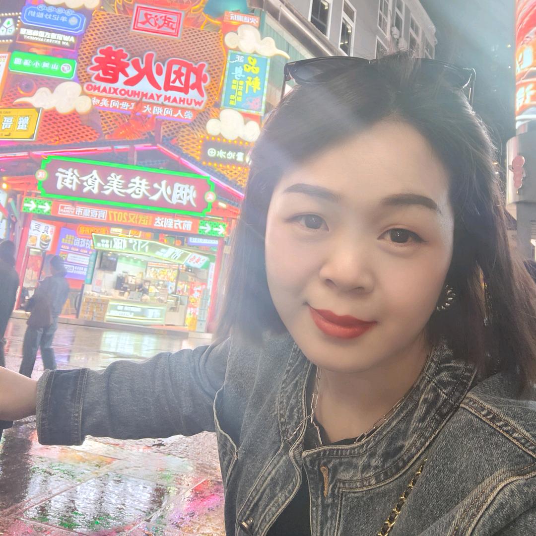 宣汉开女装店9年的胡英