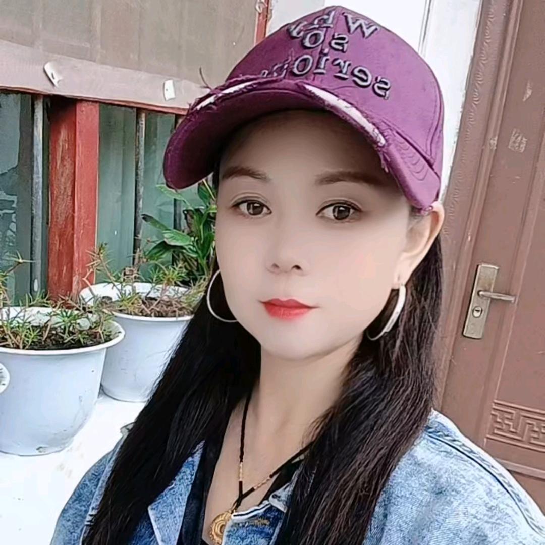 张八寨鼓舞队-队长娜妮