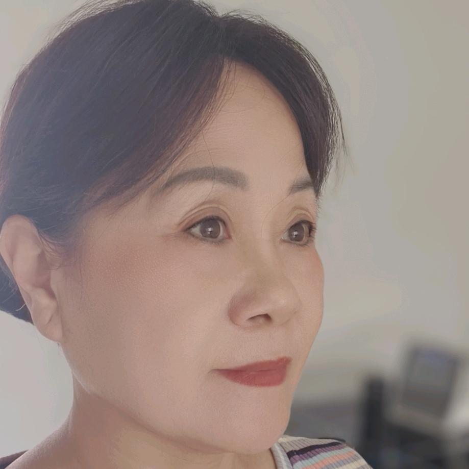 英子