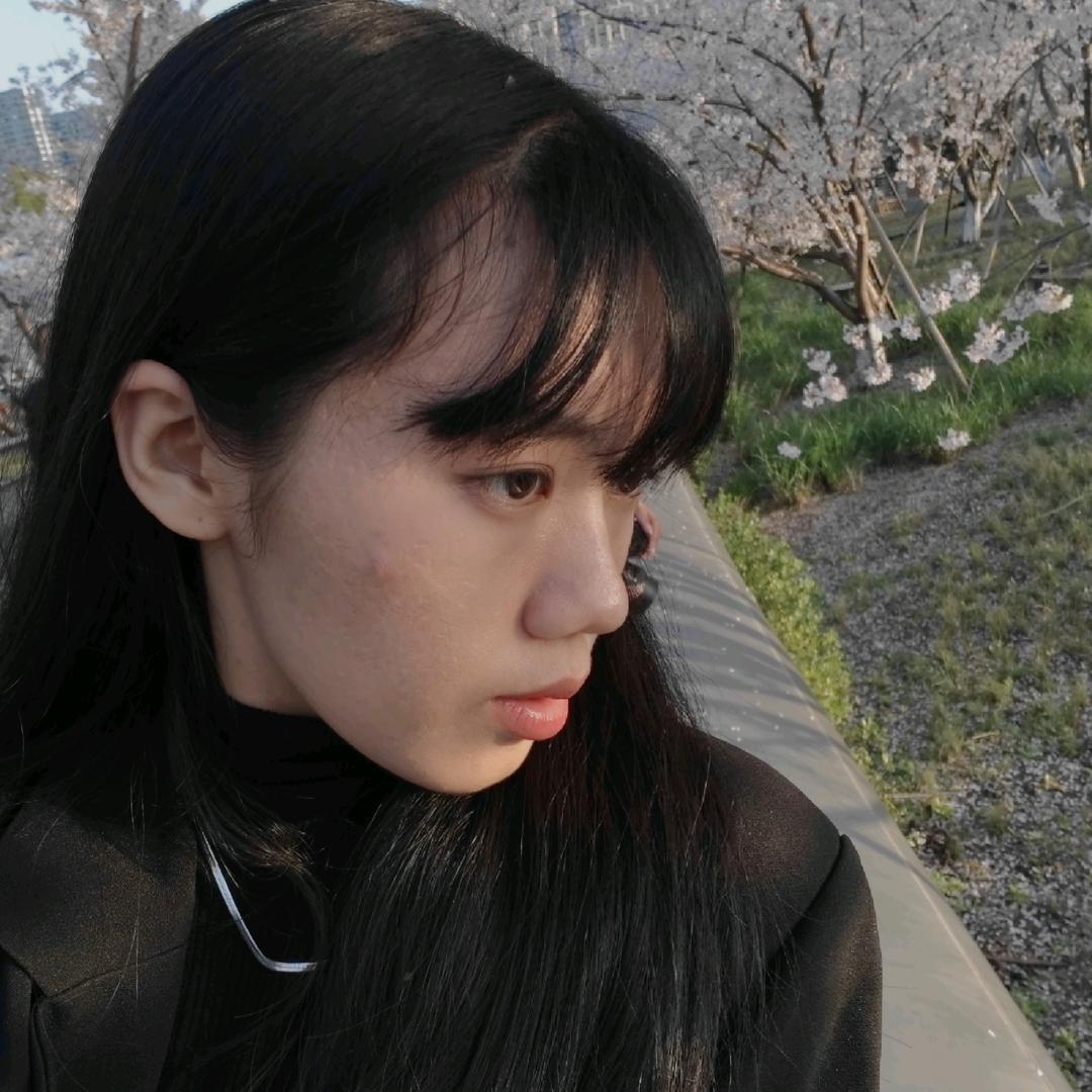 小婕爱画画🎨