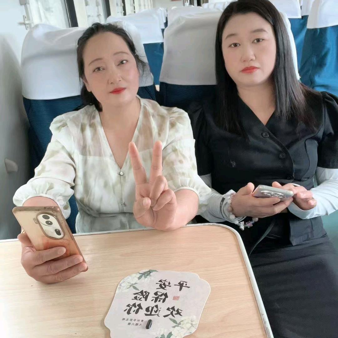 茜茜蛋糕房，拒绝私聊。