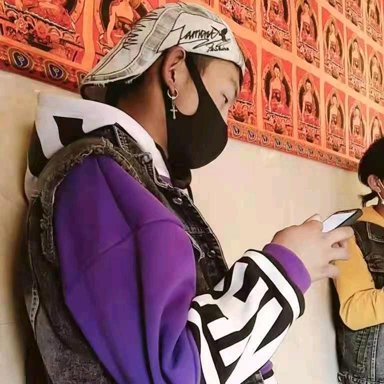 ཉི་ཟླ་སྐར་གསུམ།