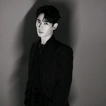 一杯红酒配电影.