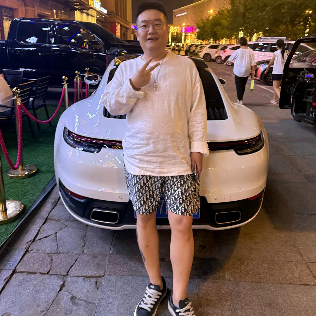 于洋（老佛爷奢侈品）