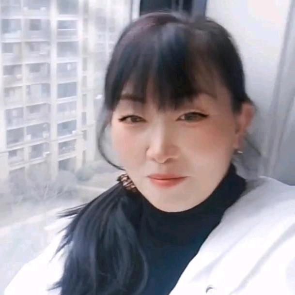 英子