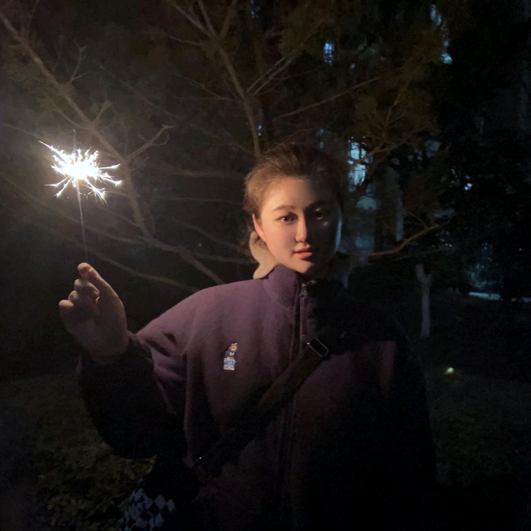 是小卢老师啊❤️