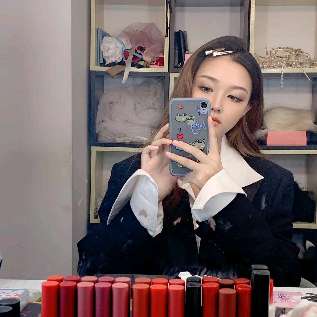 飞飞服装店