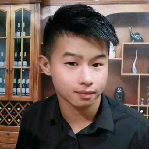 许刘杰看家本领双手倒立走路看着简单学着难