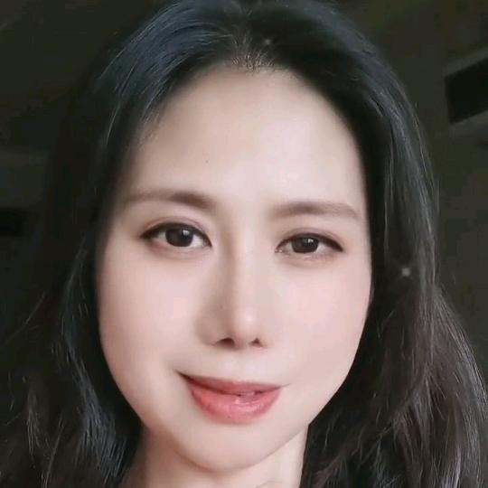 霞洁