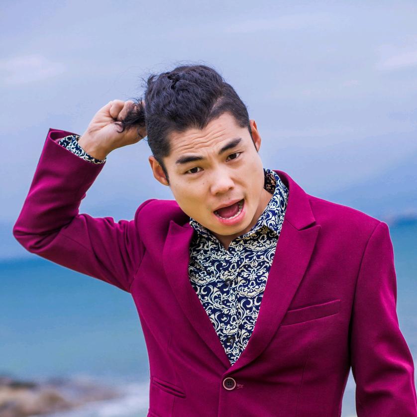 卷毛李导和白云