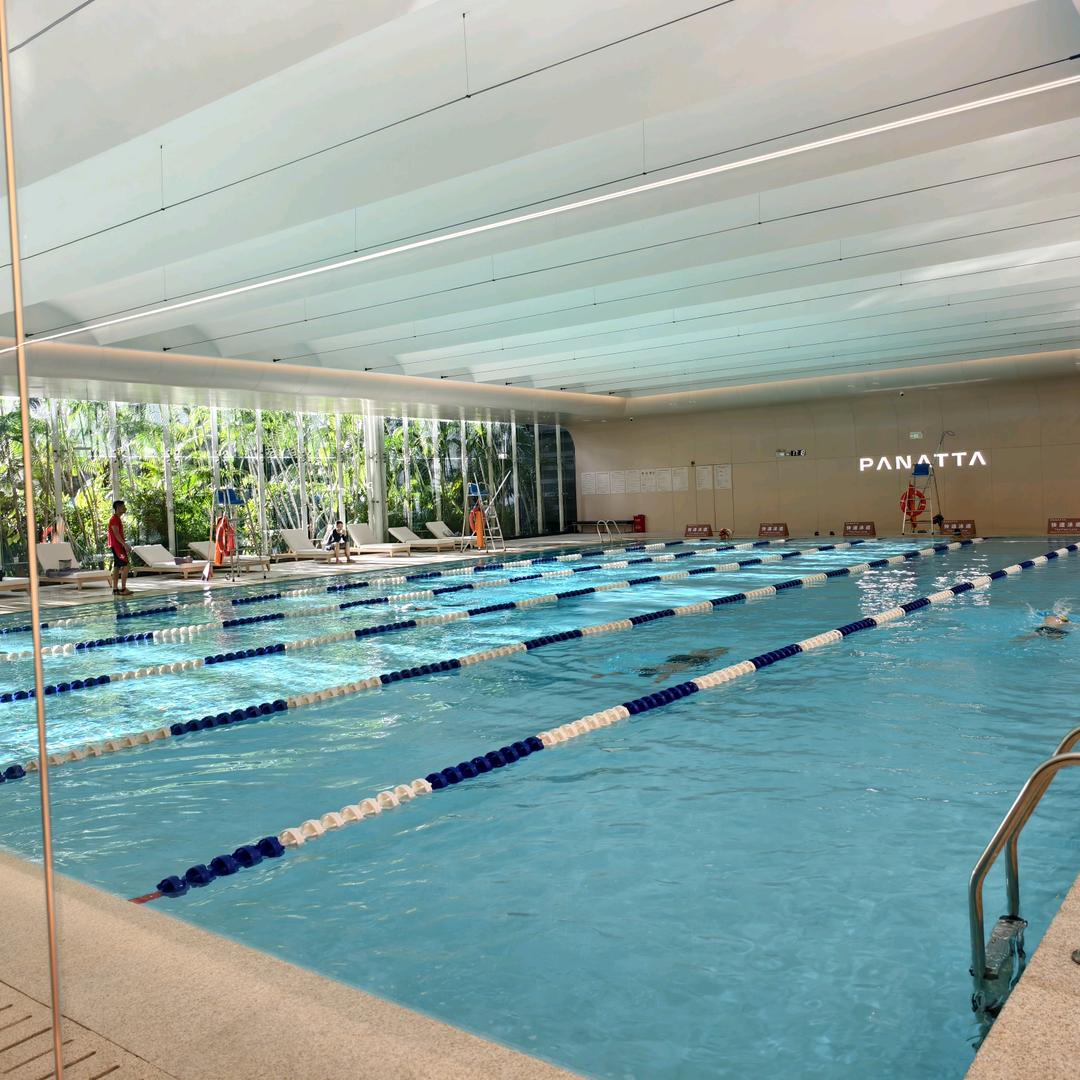 普拉达大中华游泳健身大海