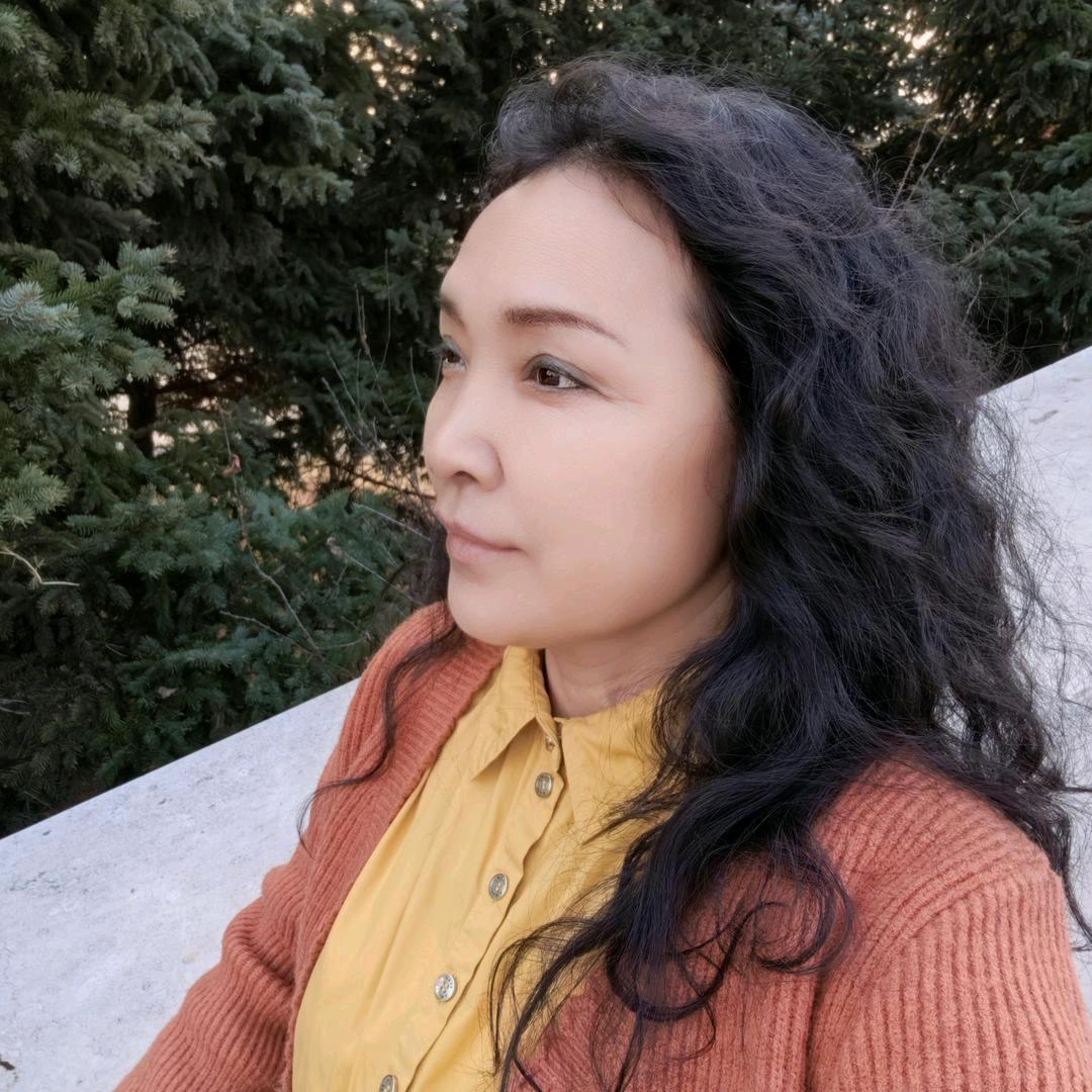 蓉儿(晚8点10分直播不定时送福袋)