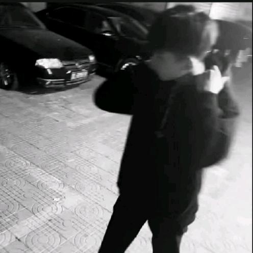 南知意.