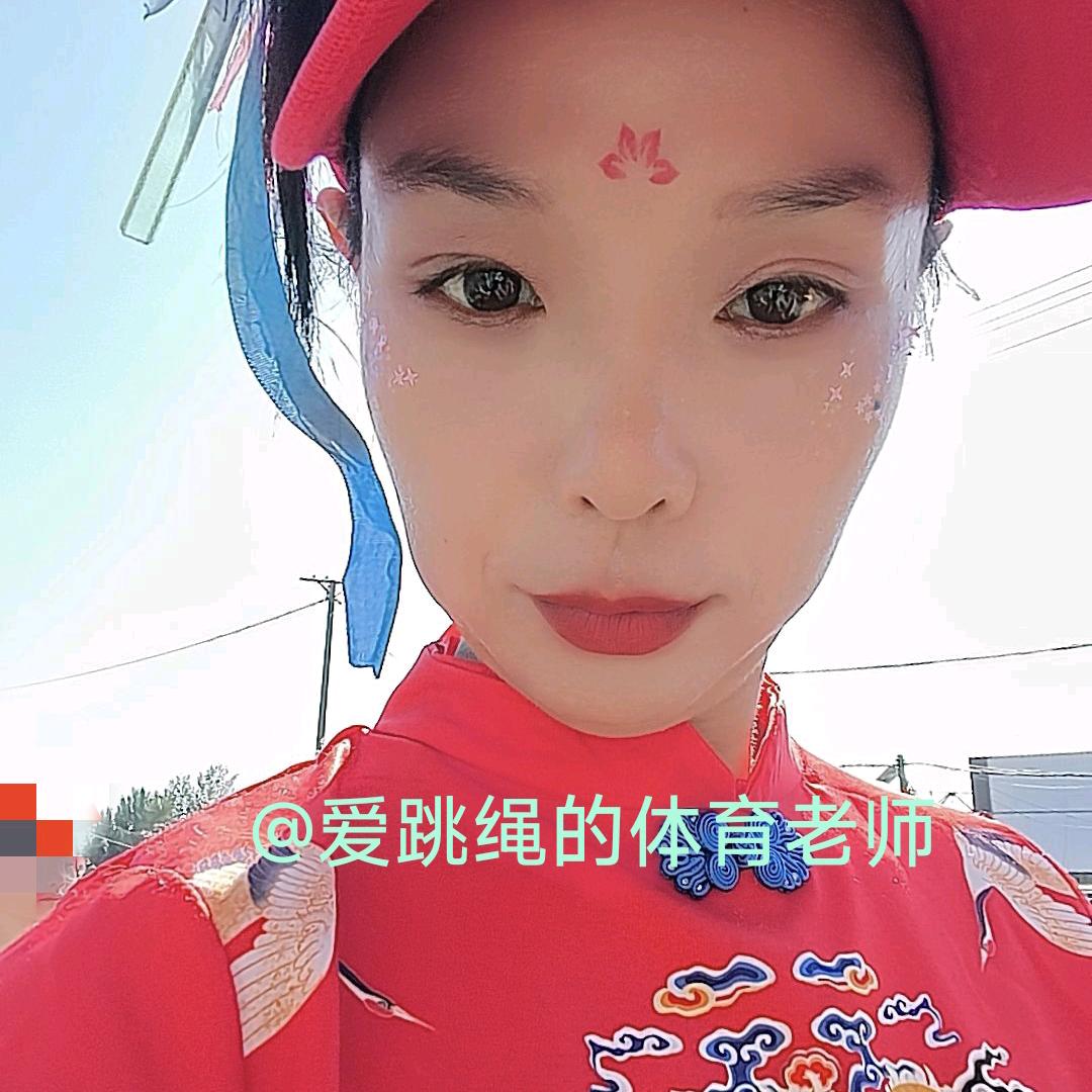 爱跳绳的体育老师