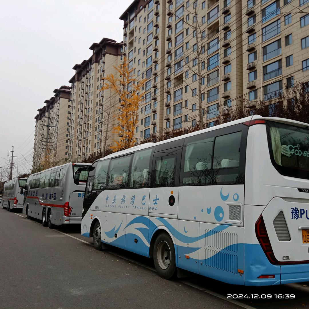 旅游大巴