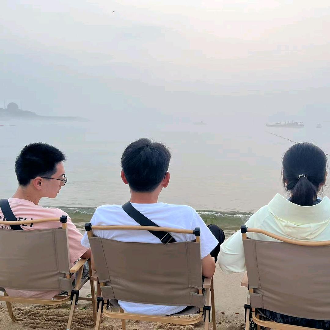 邹霞