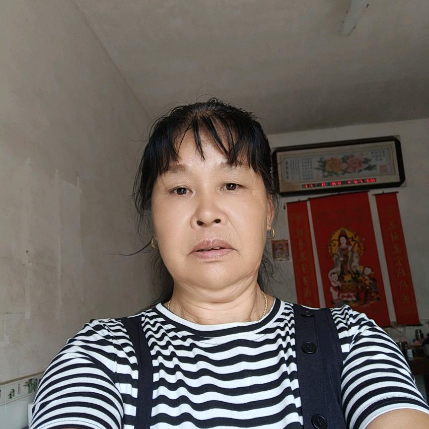 张小英