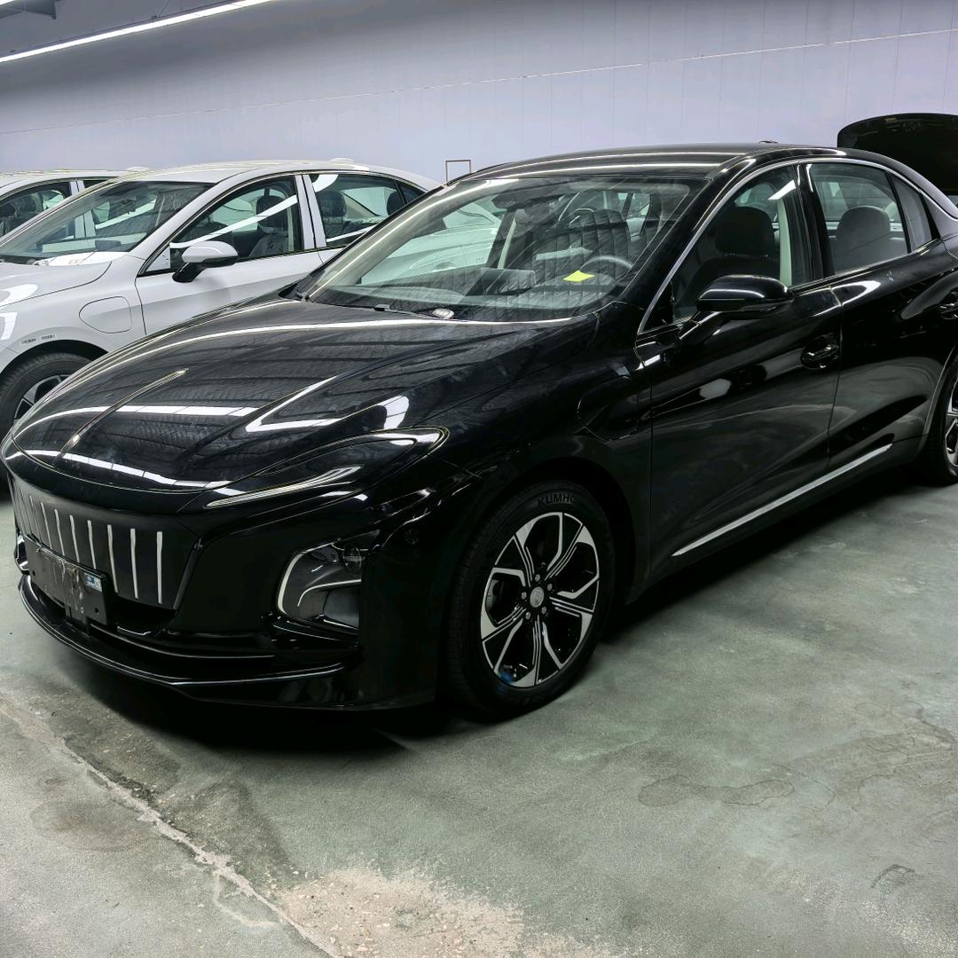 栋宇新能源小张