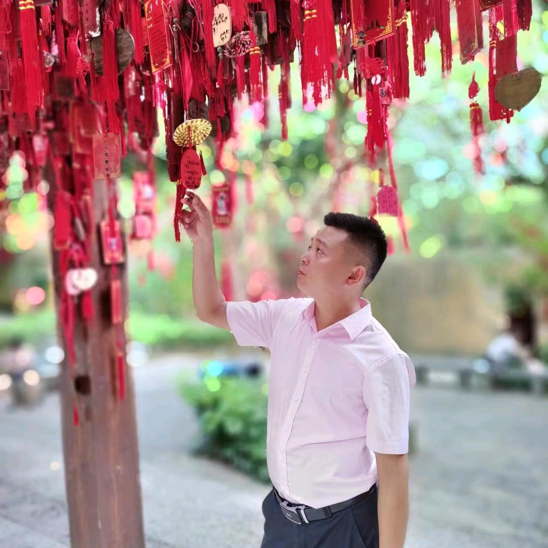 努力奋斗的小李