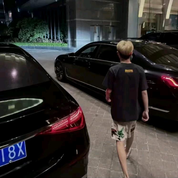 就在权志龙去龙哥🌈🤳🍺