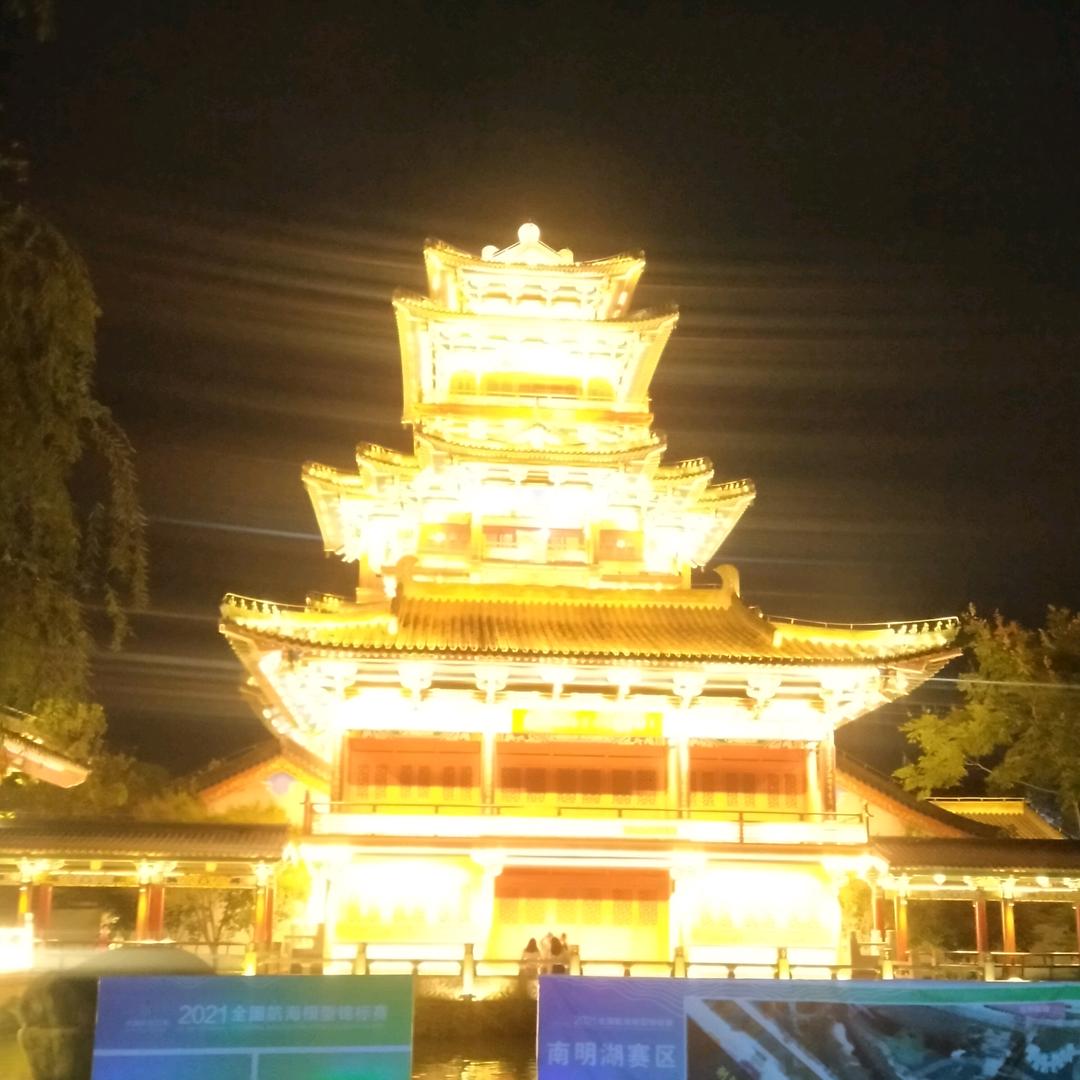 夜掩饰悲伤徒增伤感