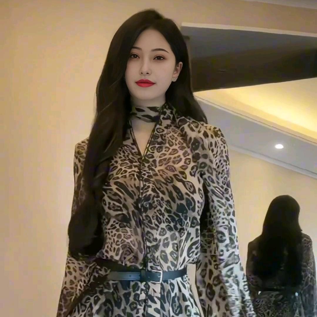 万有引丽👻