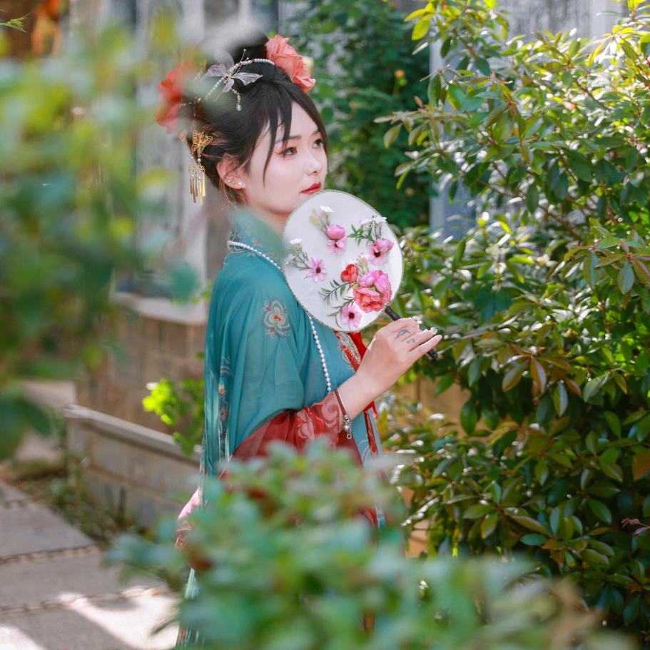 房县媛媛