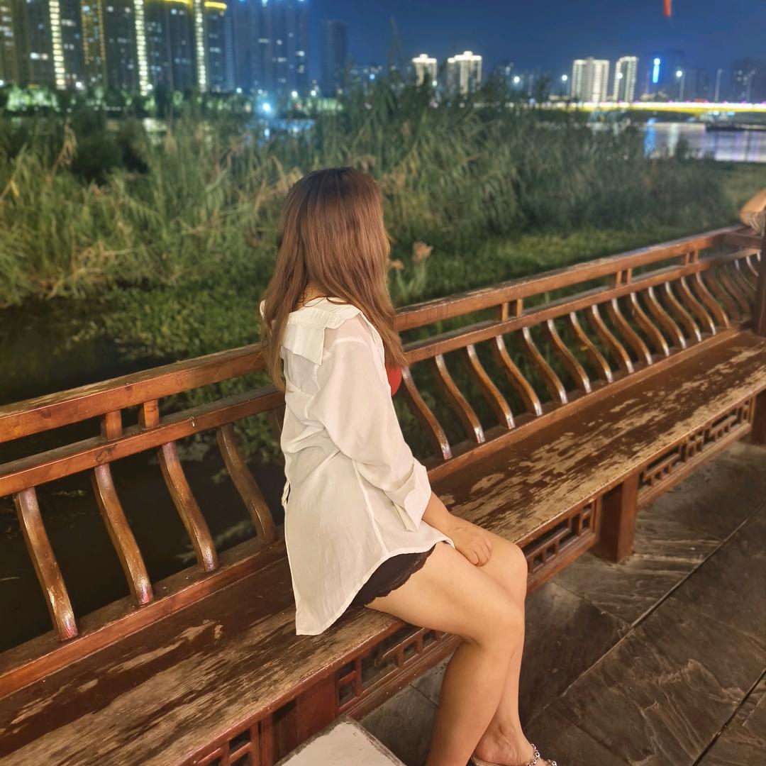 丽丽
