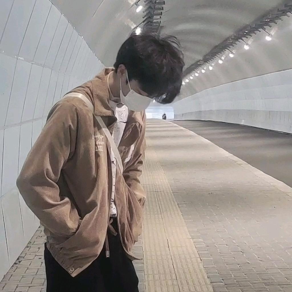 托尼.