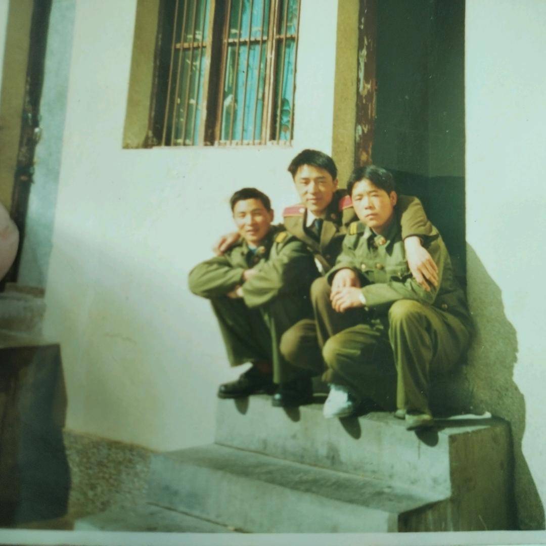 刚哥黑猪肉散养柴鸡