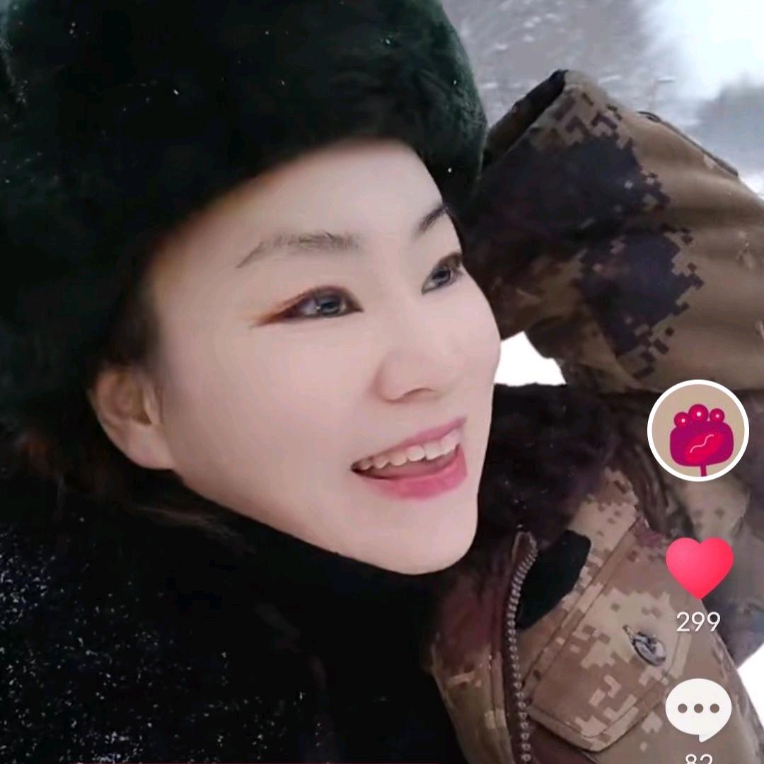 灵芝鸿艳《19：30》