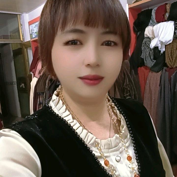 珠啊美美服装定制