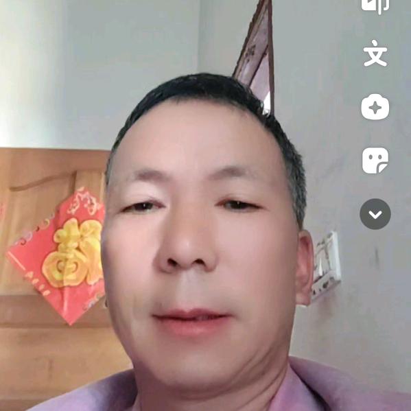 吕金佩