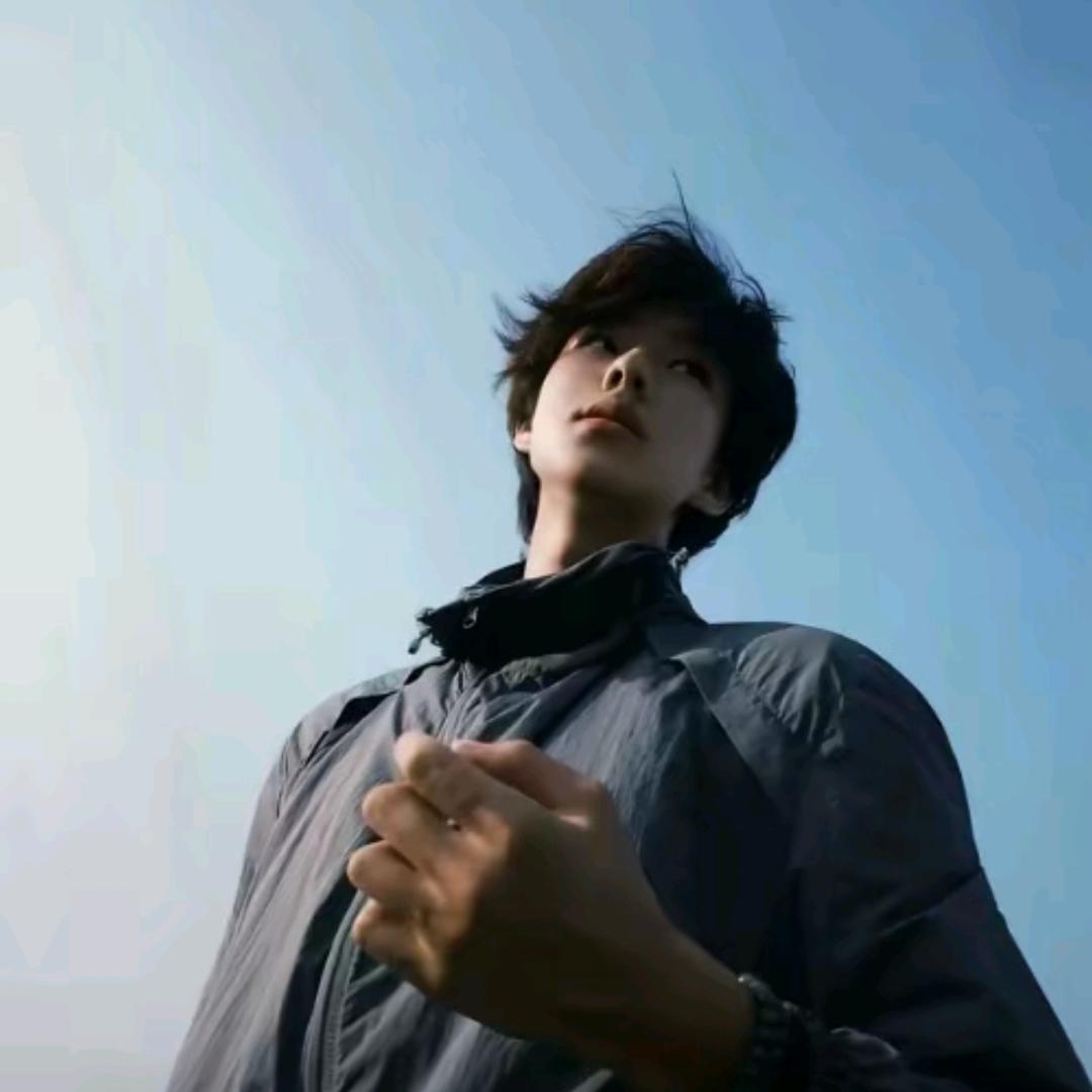 一个宅白