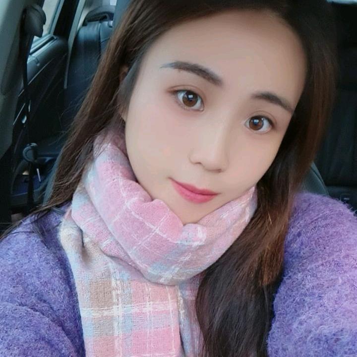 小何@