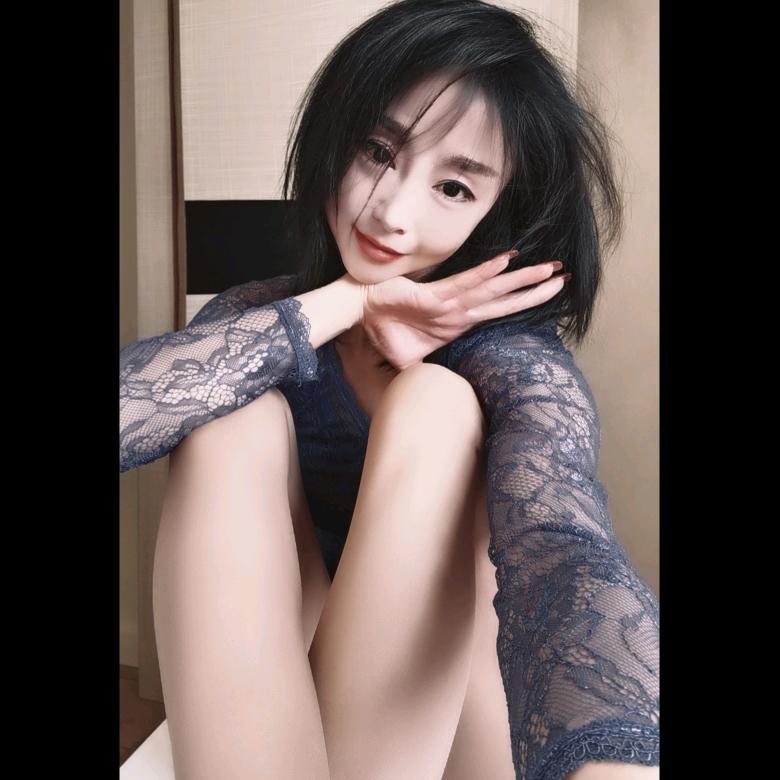 月湾湾Ww