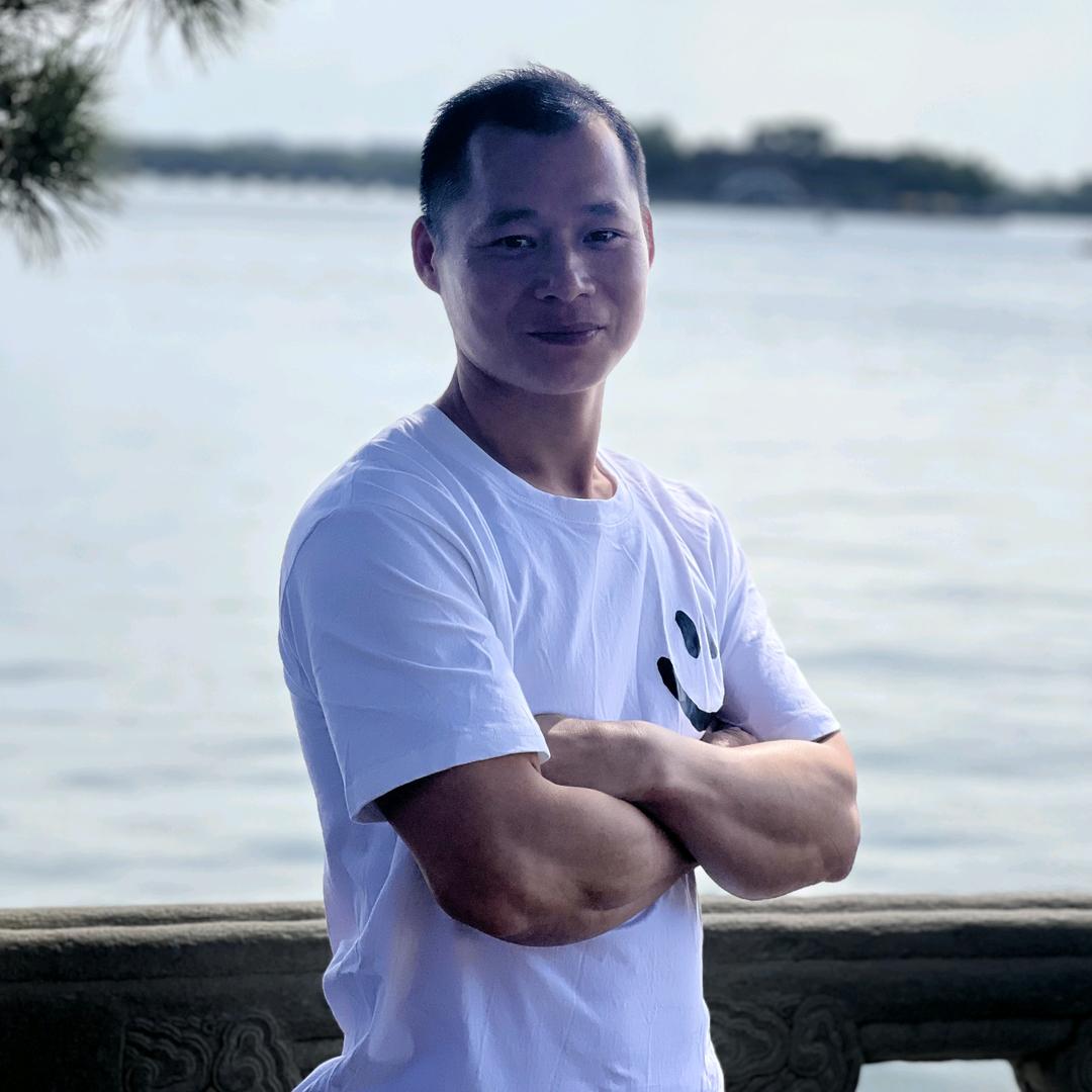 《晨雾出、夜照归》