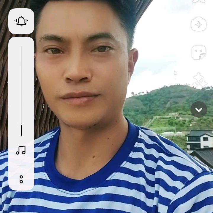周二哥《在努力》
