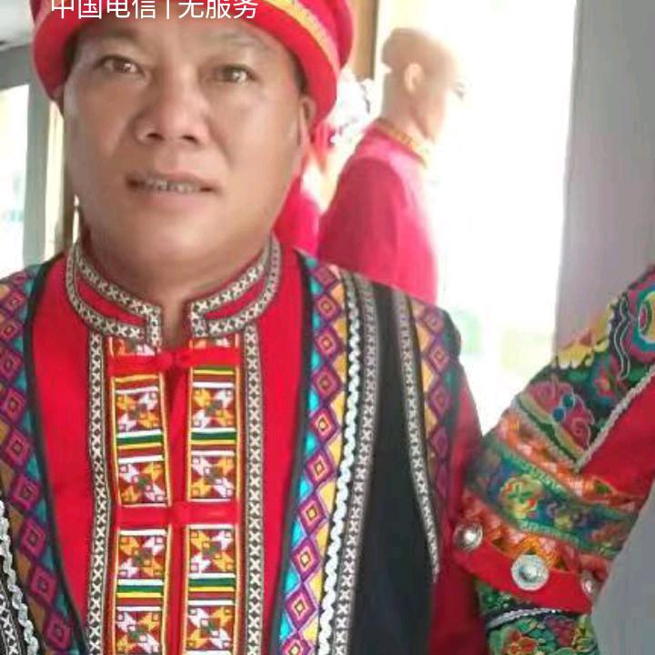 瑶族瑶寨单亲爸爸