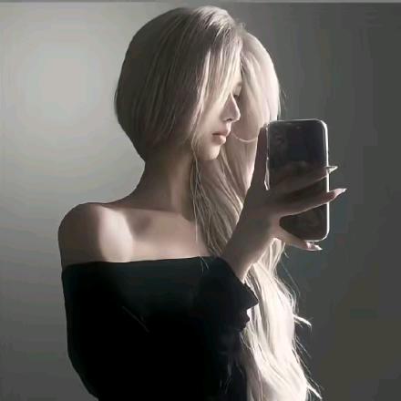 小哭包(๑•̌.•̑๑)