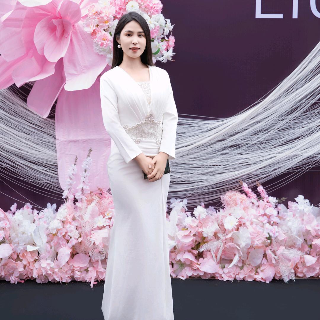 主持人‖  美辰🇨🇳