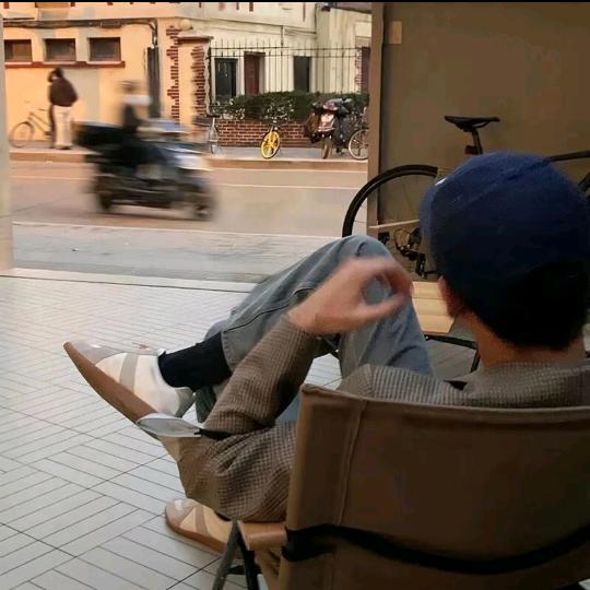 背面