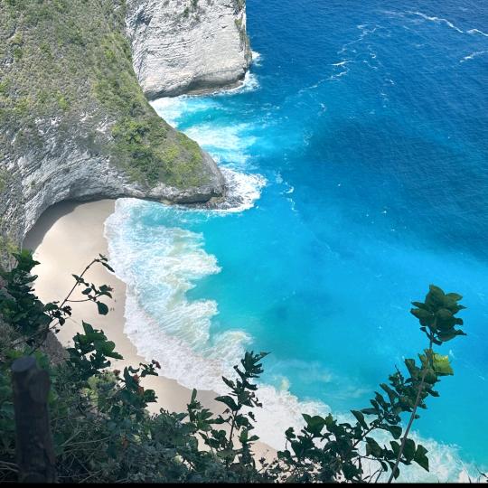 跳起来踹瘸子那条好腿