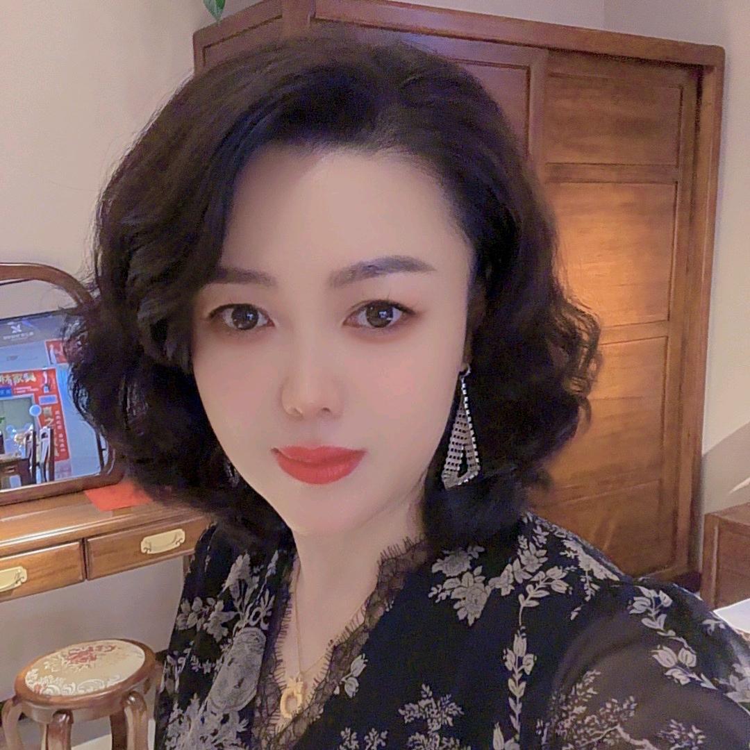 喜之林实木家具平度店倪妮