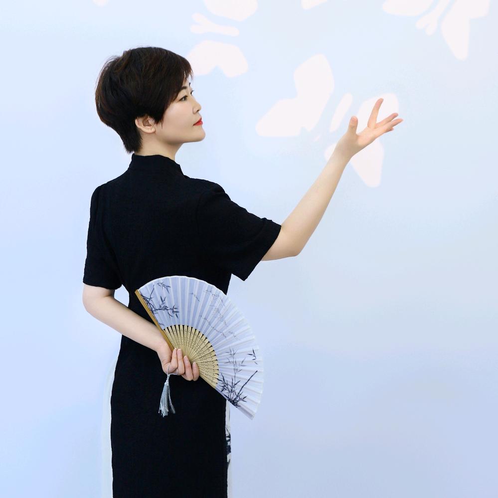 紫光都一楼卖珠宝的牛姐