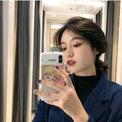 尹容笑貌